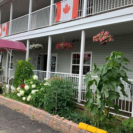 Midtown Motel & Suites Монктон Экстерьер фото