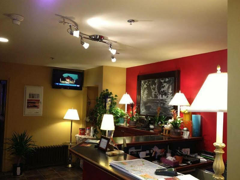 Midtown Motel & Suites Монктон Экстерьер фото